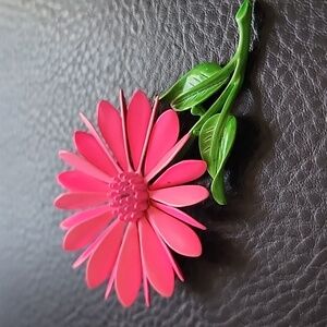 VTG flower brooch